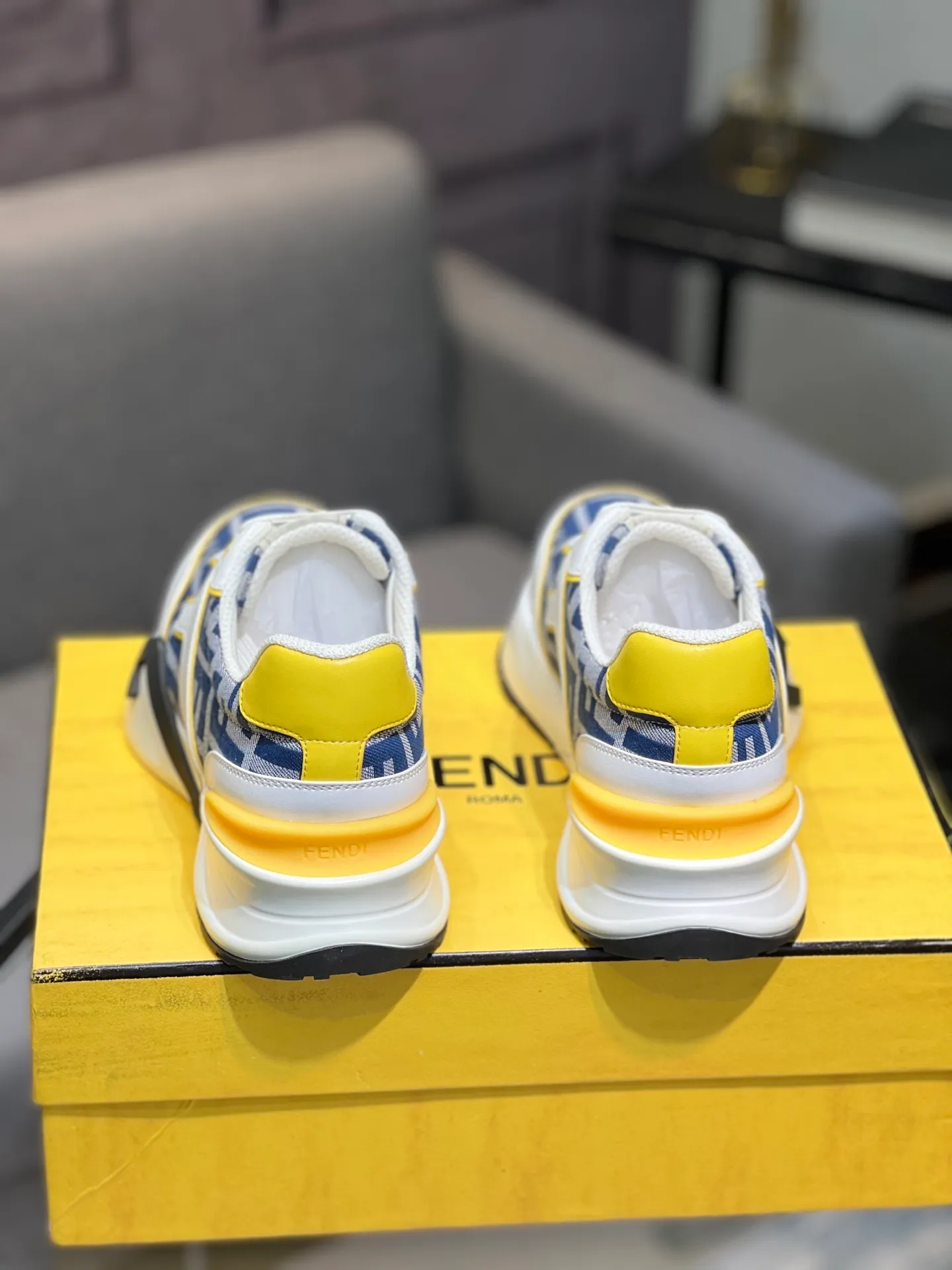 Men's shoes 💰580 FENDI men's fashion casual shoes 👟Hot sale🔥Official website 1:1 replica ⬆️Original quality - Original leather - Original breathable mesh lining Original outsole 1:1 replica, code number 38-44 (45-46 customized)
